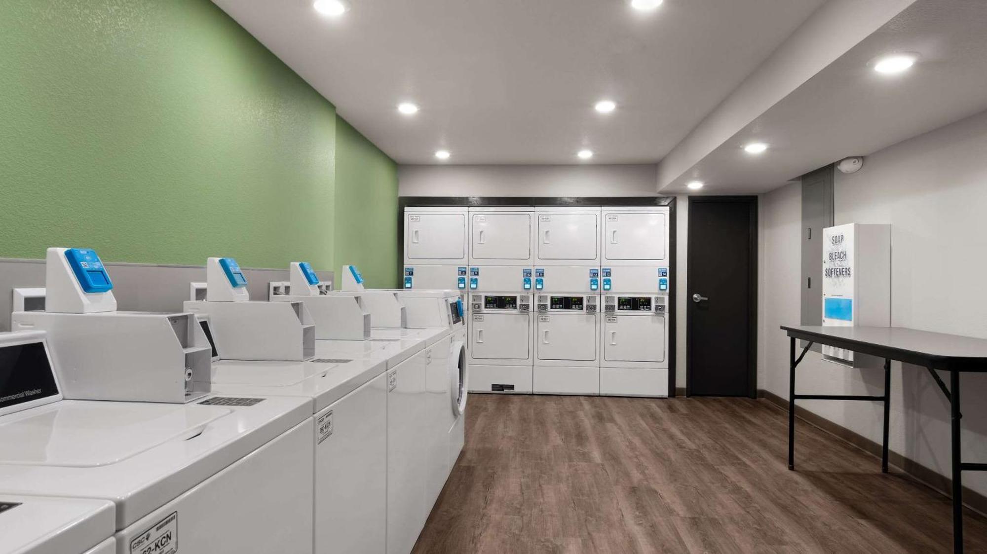 Woodspring Suites 格里利 外观 照片